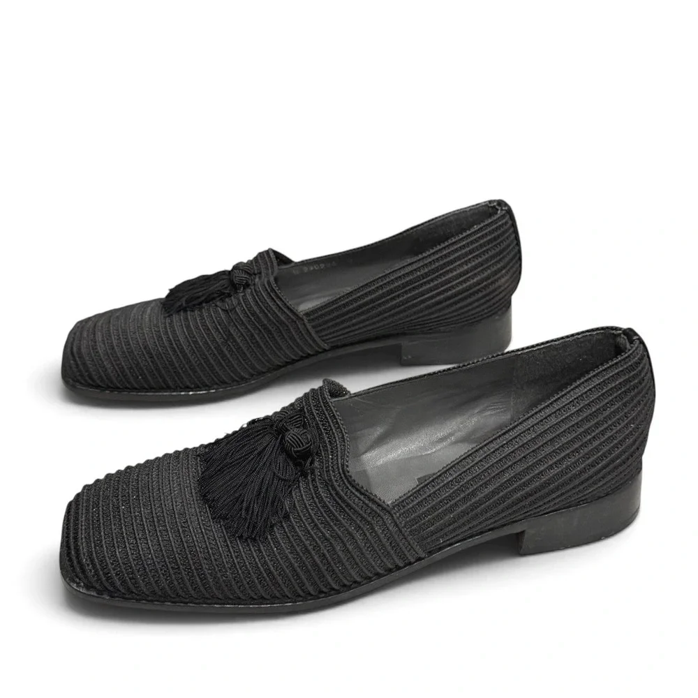 Stuart Weitzman Paisano Stretch Loafer 9B Black Textured Tassel Shoes Old Money
